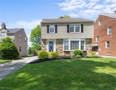 3921 Lansdale Rd, University Heights, OH 44118