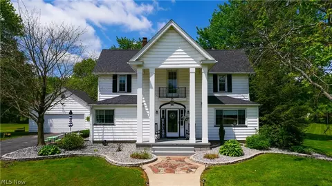 2069 State Rd NW, Warren, OH 44481