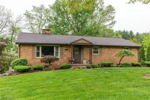 230 Valley View Dr, Wooster, OH 44691