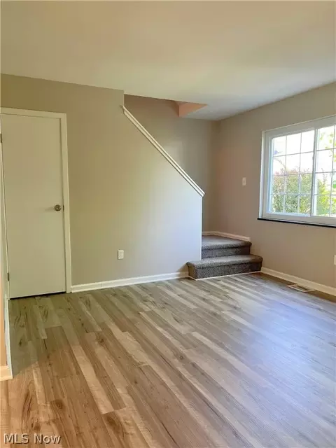 339 E 235th St, Euclid, OH 44123 photo 5