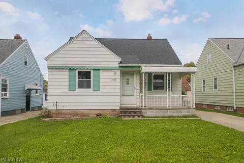 5554 Oakwood Ave, Maple Heights, OH 44137