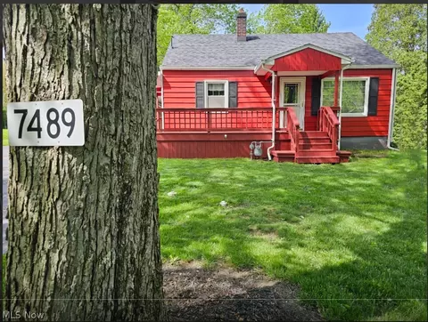 7489 Van Ness Ave, Hubbard, OH 44425