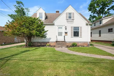 5126 W 6th St, Brooklyn Heights, OH 44131
