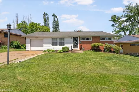 705 32nd St NW, Canton, OH 44709