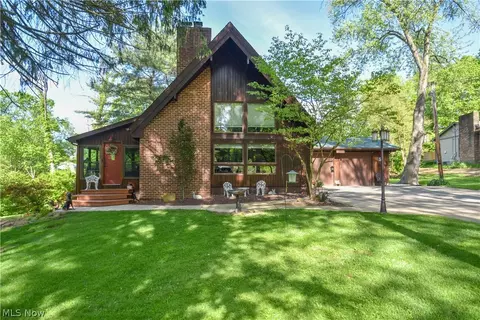 951 N Turner Rd, Austintown, OH 44515