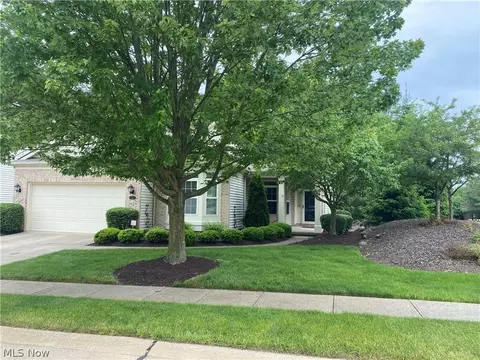 20054 Lismore Ct, Strongsville, OH 44149