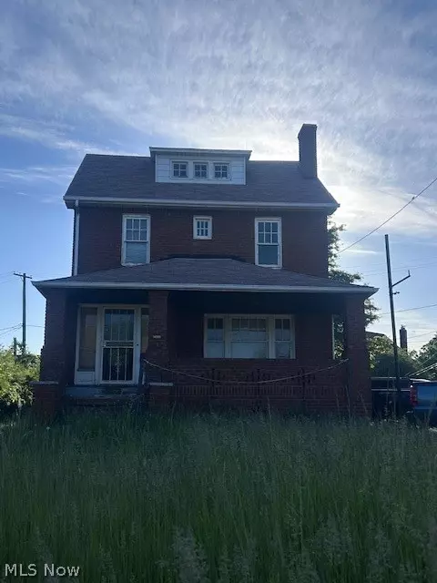 496 E 185th St, Cleveland, OH 44119