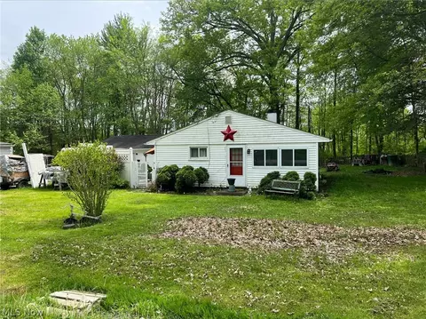 17447 Warren Ave, Lake Milton, OH 44429