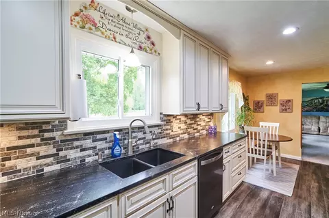 1939 Old Farm St, Ashtabula, OH 44004 photo 13