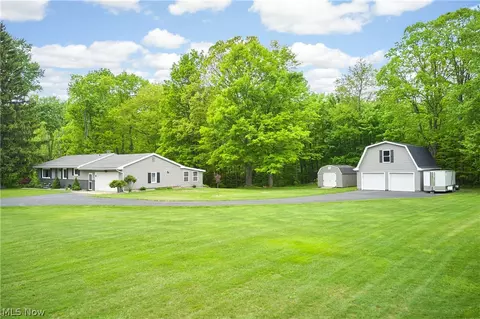 1939 Old Farm St, Ashtabula, OH 44004 photo 2