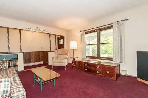 Living - 5256 S River Rd E, Geneva, OH 44041 photo 2 of 5