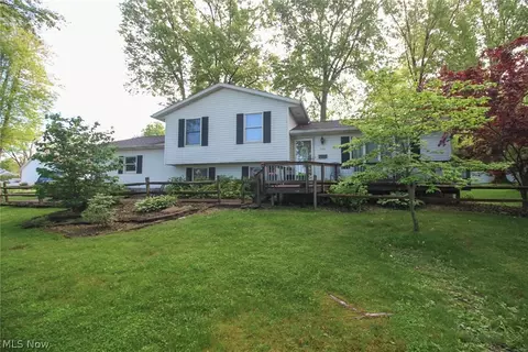 795 Harbor Ave, Lake Milton, OH 44429