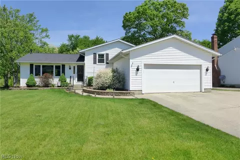 4777 Emerald Ln, Brunswick, OH 44212