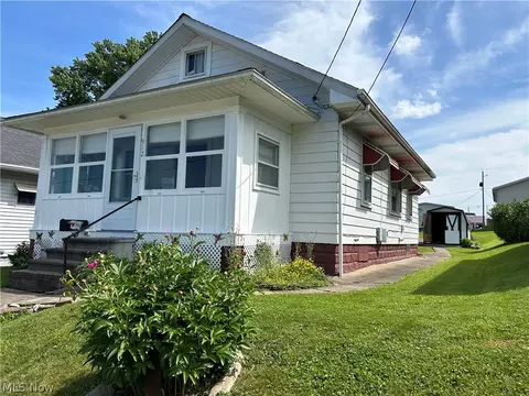 912 Arch St, Zanesville, OH 43701