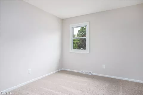 Bedroom - 469 Wolf Ave, Wadsworth, OH 44281 photo 7 of 8