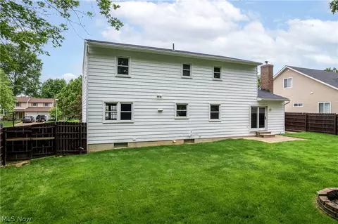 Exterior - 469 Wolf Ave, Wadsworth, OH 44281 photo 4 of 6