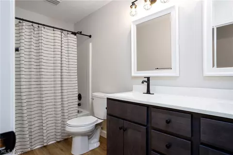 Bath - 469 Wolf Ave, Wadsworth, OH 44281 photo 3 of 4