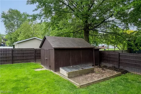 Exterior - 469 Wolf Ave, Wadsworth, OH 44281 photo 6 of 6