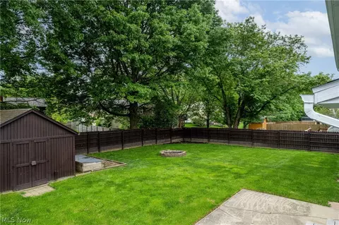 Exterior - 469 Wolf Ave, Wadsworth, OH 44281 photo 5 of 6