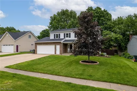 Exterior - 469 Wolf Ave, Wadsworth, OH 44281 photo 3 of 6