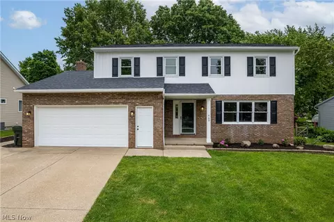 469 Wolf Ave, Wadsworth, OH 44281
