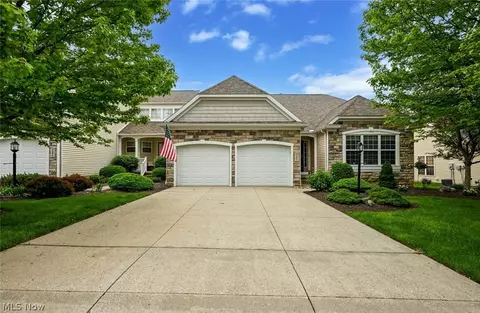 3457 Cobblestone Ln, Cuyahoga Falls, OH 44223