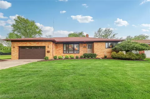 7392 Ward Rd, Parma, OH 44134