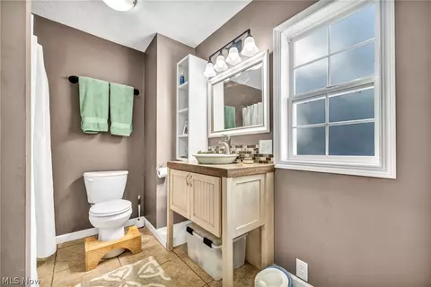 Bath - 9625 E River Rd, Elyria, OH 44035 photo 2 of 2