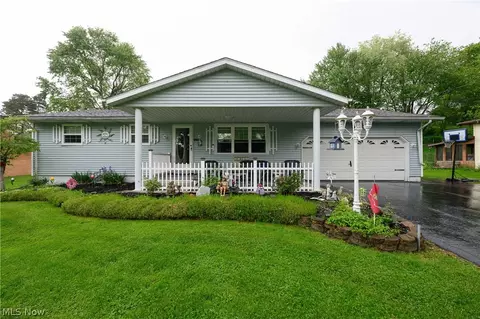 6920 Pinecrest St NE, Canton, OH 44721