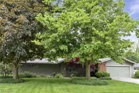1170 Eriewood Dr, Rocky River, OH 44116