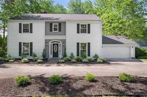 2440 Amesbury Rd, Akron, OH 44313