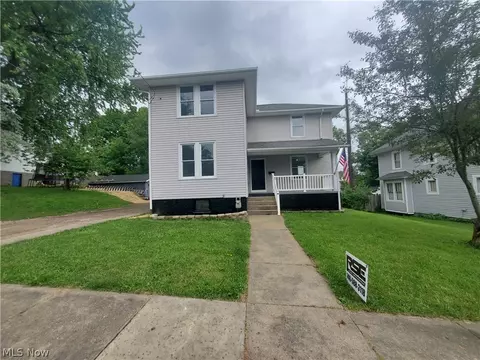1323 Pallas Ave, Zanesville, OH 43701