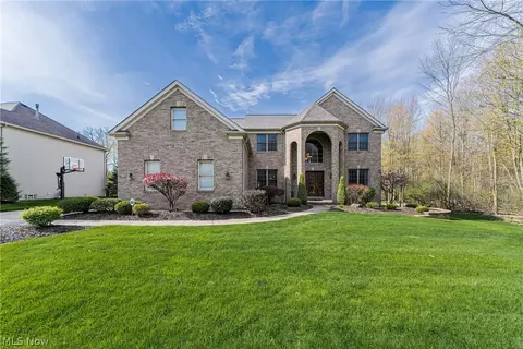20407 Kylemore Dr, Strongsville, OH 44149