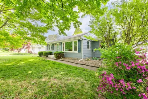 3155 Weber Dr, Norton, OH 44203