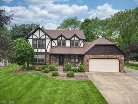 4292 Greenwood Dr, Uniontown, OH 44685