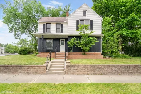 2265 Greensburg Rd, North Canton, OH 44720