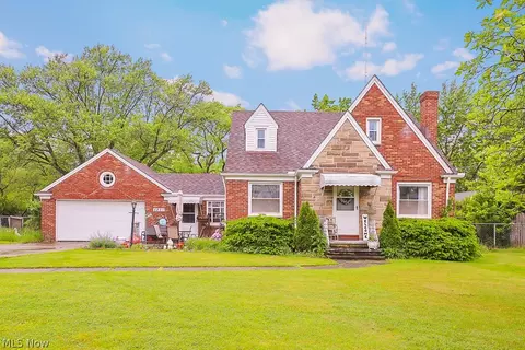 6890 State Rd, Parma, OH 44134
