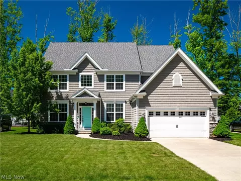 32708 Belmont Dr, Avon Lake, OH 44012