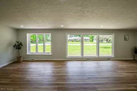 4800 Beverly Ave NE, Canton, OH 44714 photo 4