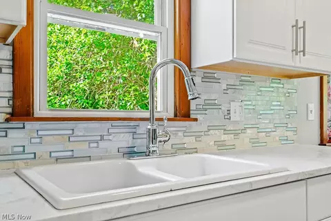 Kitchen - 2015 W River Rd S, Elyria, OH 44035 photo 4 of 4