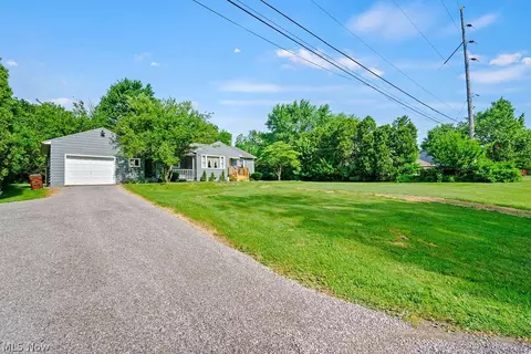 2015 W River Rd S, Elyria, OH 44035