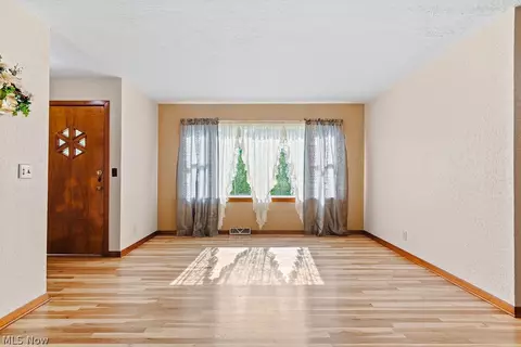 Living - 2015 W River Rd S, Elyria, OH 44035 photo 2 of 3