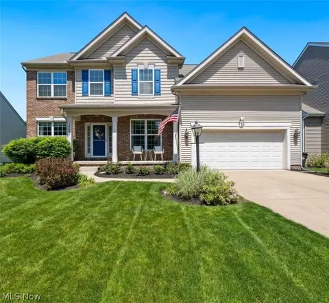 34688 Braemore Dr, North Ridgeville, OH 44039