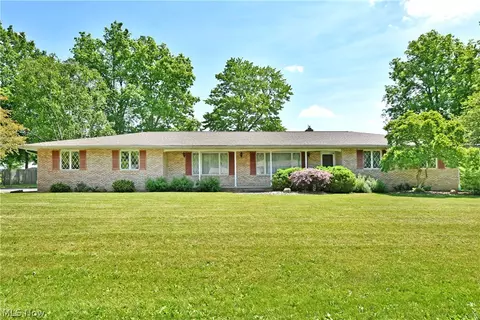 188 S Colonial Dr, Cortland, OH 44410