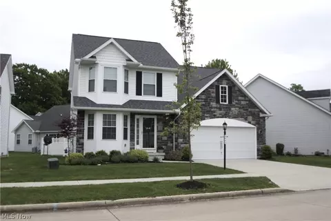 6645 Nantucket Ln, Middleburg Heights, OH 44130