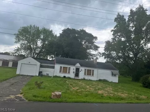 434 Commercial Ave SW, New Philadelphia, OH 44663