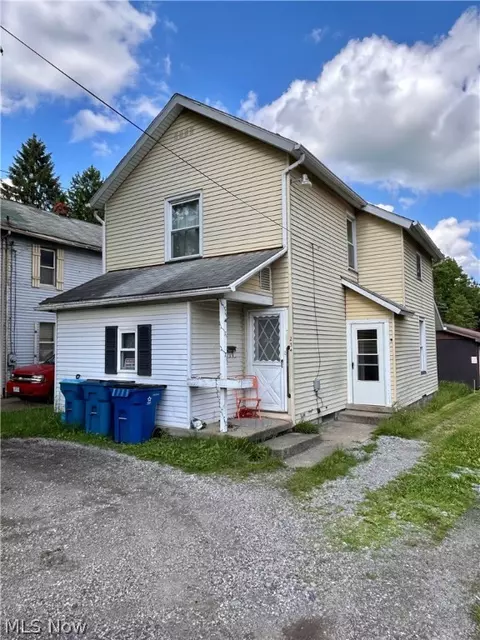 234 Poland Ave, Struthers, OH 44471