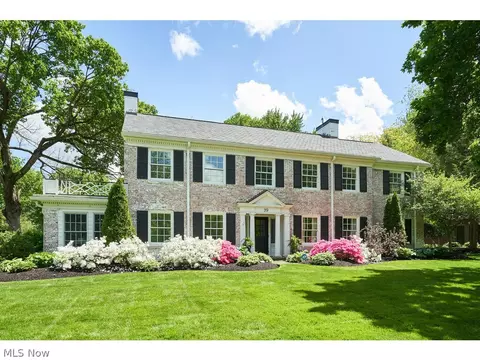 39 N Wheaton Rd, Akron, OH 44313