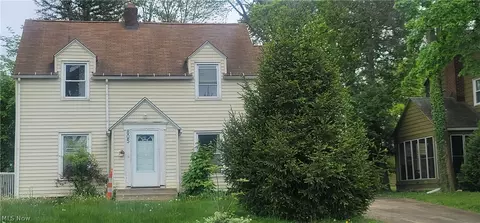 805 Greenwood Ave, Akron, OH 44320