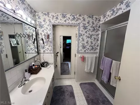 Bath - 255 N Portage Path, Akron, OH 44303 photo 1 of 2